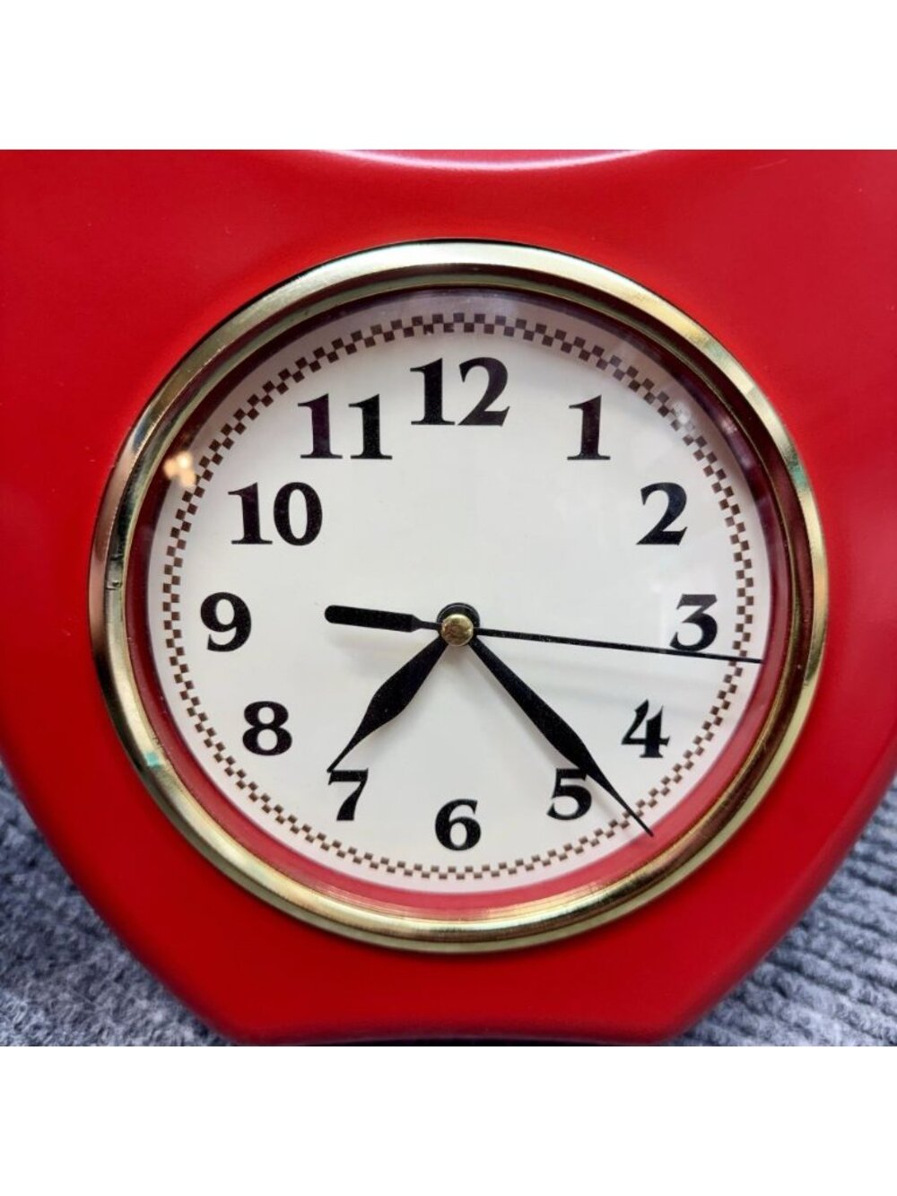 Vintage Titosh Timepieces Red Apple Kitchen Wall Clock Battery Power Fruit Decor - Picture 2 of 6